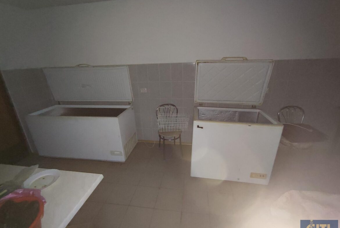 Продається приміщення 800 кв.м. у центрі Житомира, район майдану Короленка