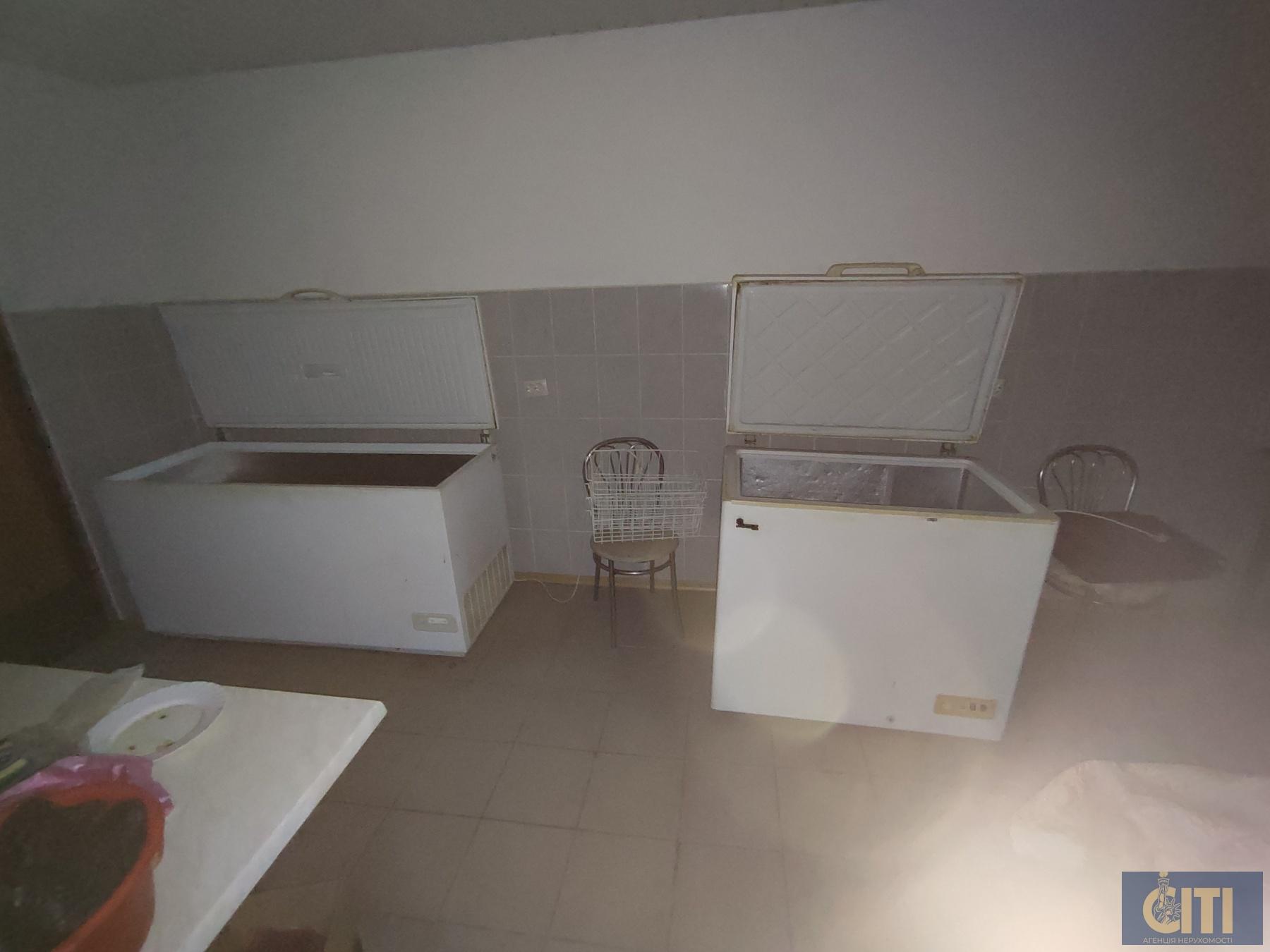 Продається приміщення 800 кв.м. у центрі Житомира, район майдану Короленка