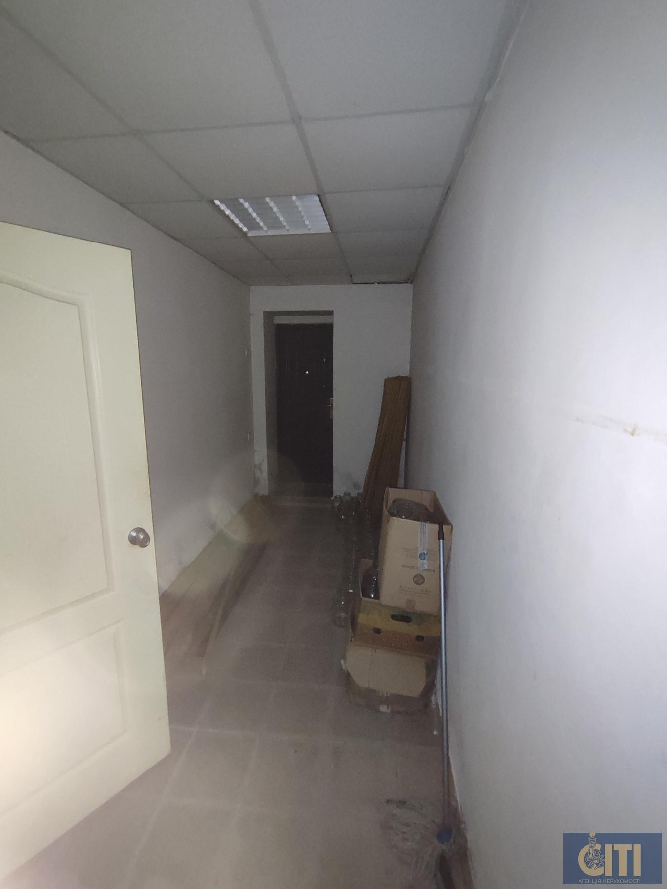 Продається приміщення 800 кв.м. у центрі Житомира, район майдану Короленка