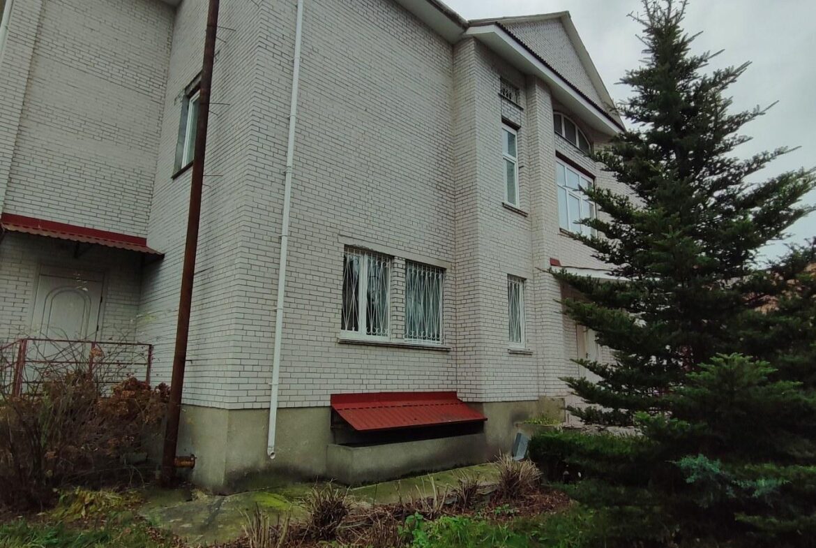 Продається приміщення 800 кв.м. у центрі Житомира, район майдану Короленка