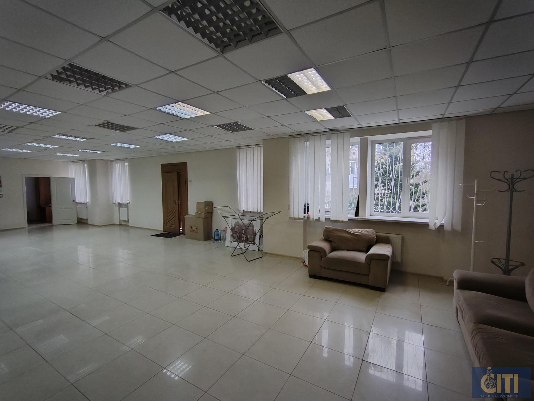 Продається приміщення 800 кв.м. у центрі Житомира, район майдану Короленка