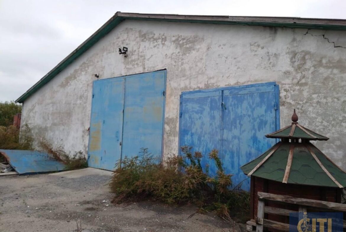 Продаються виробничо-складські приміщення (база, цехи),Глибочиця