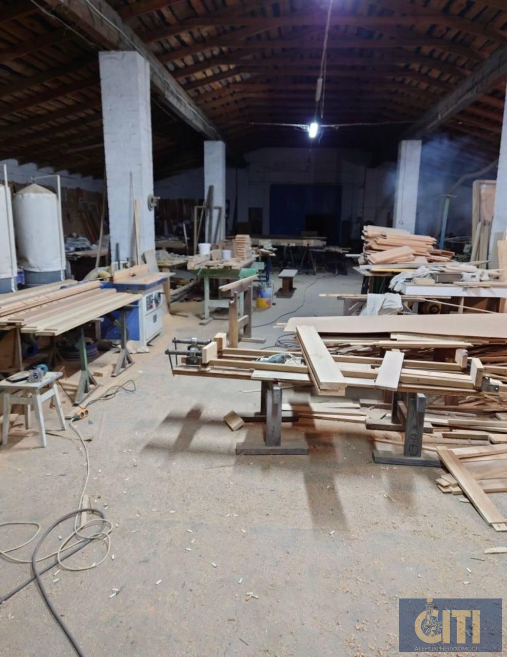 Продаються виробничо-складські приміщення (база, цехи),Глибочиця