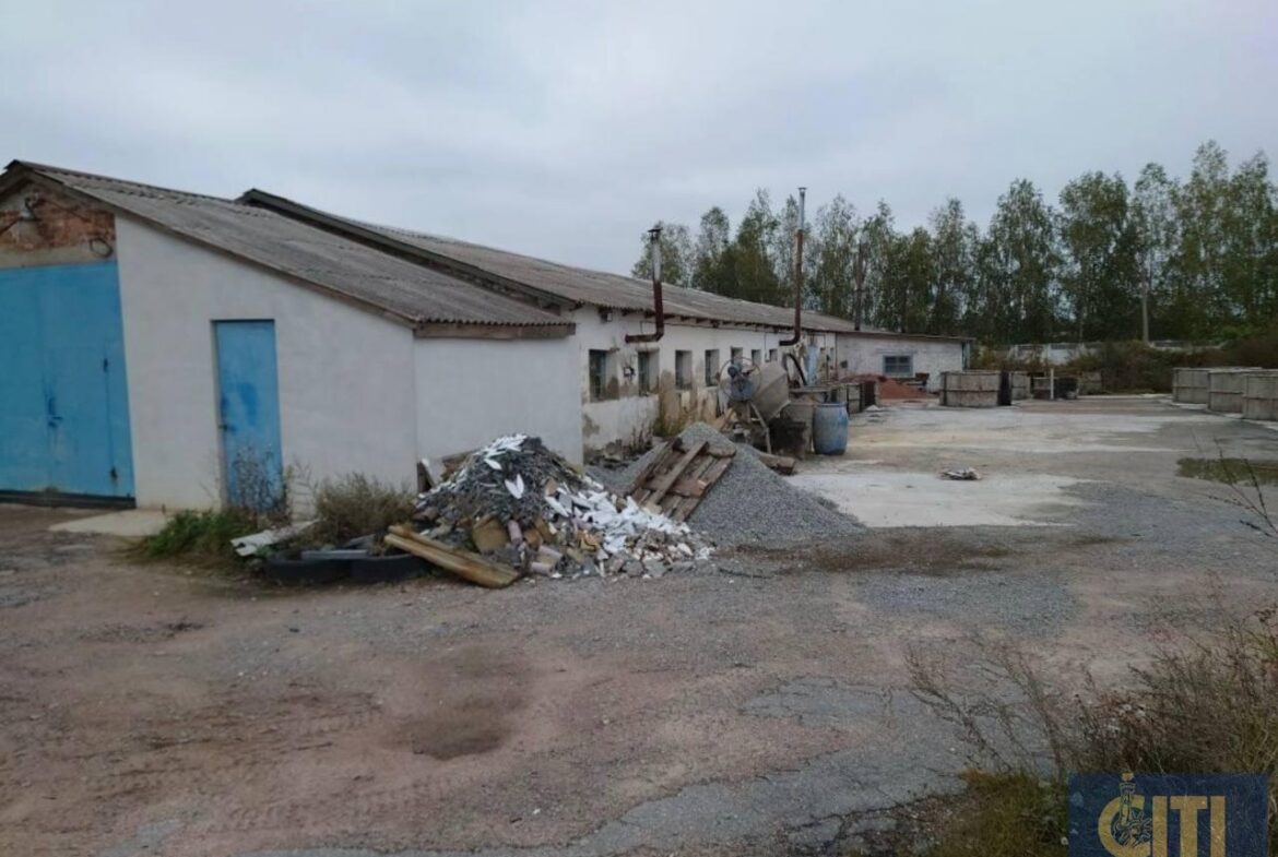 Продаються виробничо-складські приміщення (база, цехи),Глибочиця