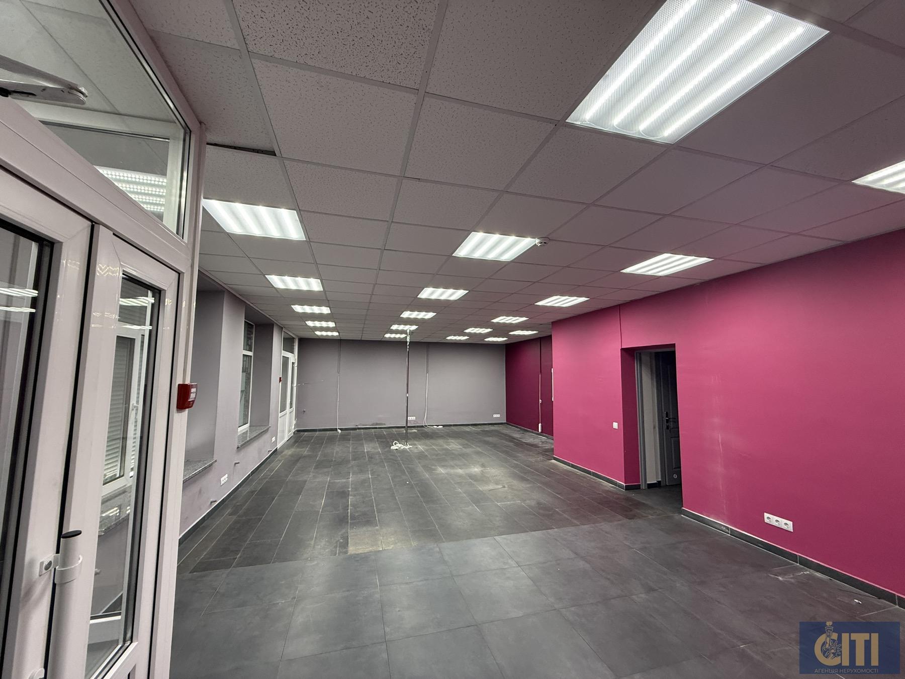 Оренда нежитлового приміщення в Житомирі, по вулиці Домбровського, 95 м²