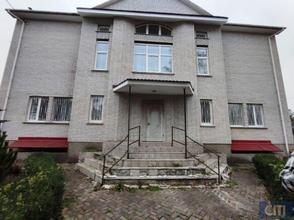 Продається приміщення 800 кв.м. у центрі Житомира, район майдану Короленка