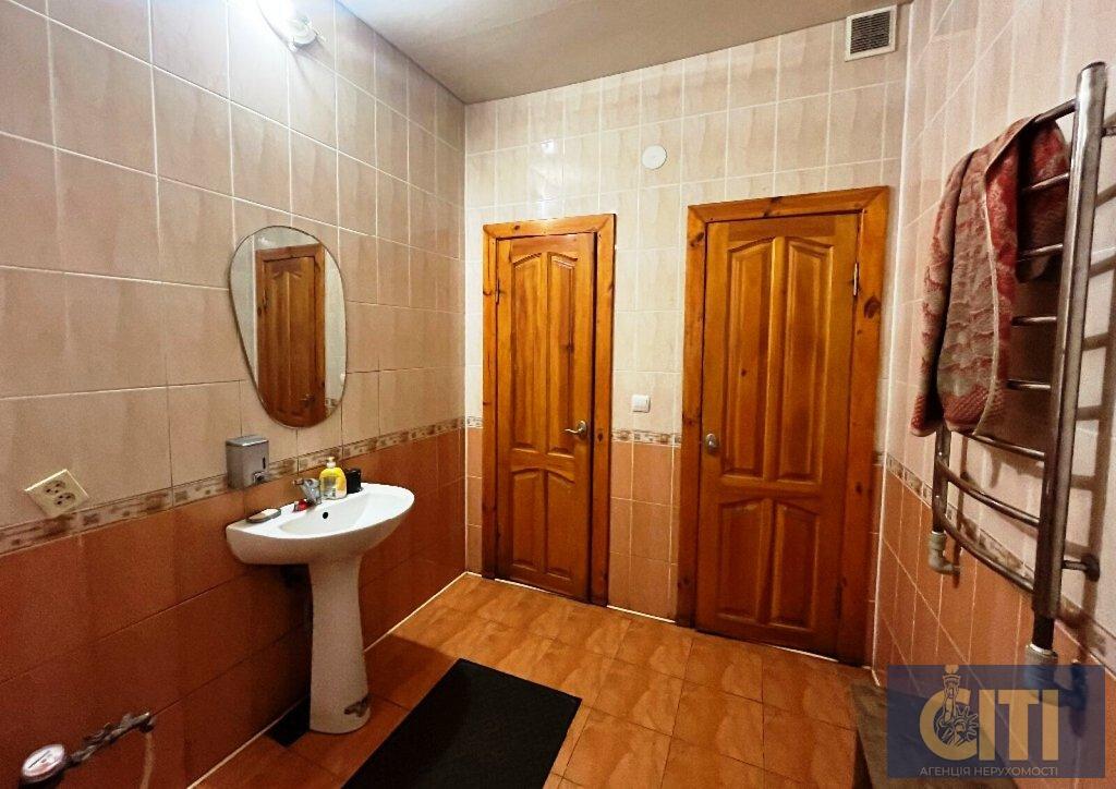 Виробнича база в Житомирі, 2353 кв.м