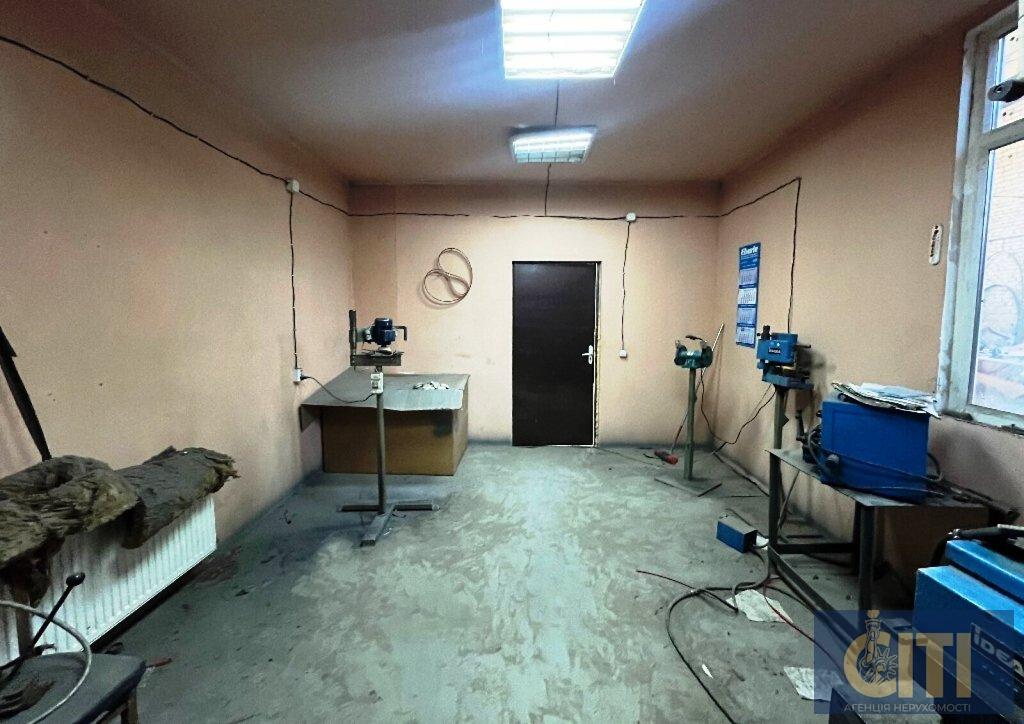 Виробнича база в Житомирі, 2353 кв.м