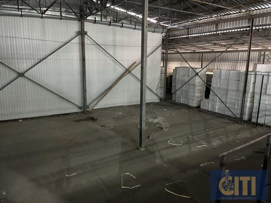 Здається в оренду складське приміщення площею 350 квадратних метрів у районі Крошня.