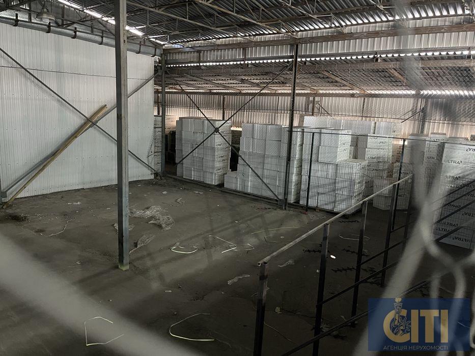 Здається в оренду складське приміщення площею 350 квадратних метрів у районі Крошня.