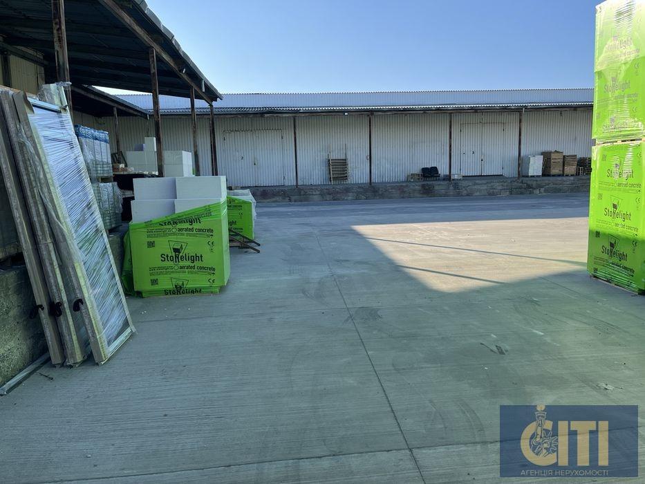 Здається в оренду складське приміщення площею 350 квадратних метрів у районі Крошня.