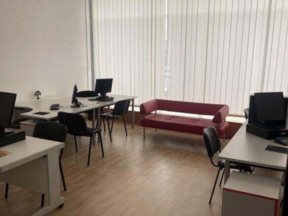 Здається в оренду кабінет площею 30 м² на другому поверсі Центрального автовокзалу м. Житомир. Житомир.