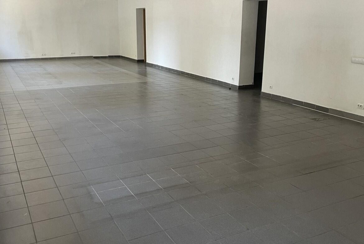 Оренда нежитлового приміщення в центрі загальною площею 155 кв.м. по вулиці Київській, район ЦУМу