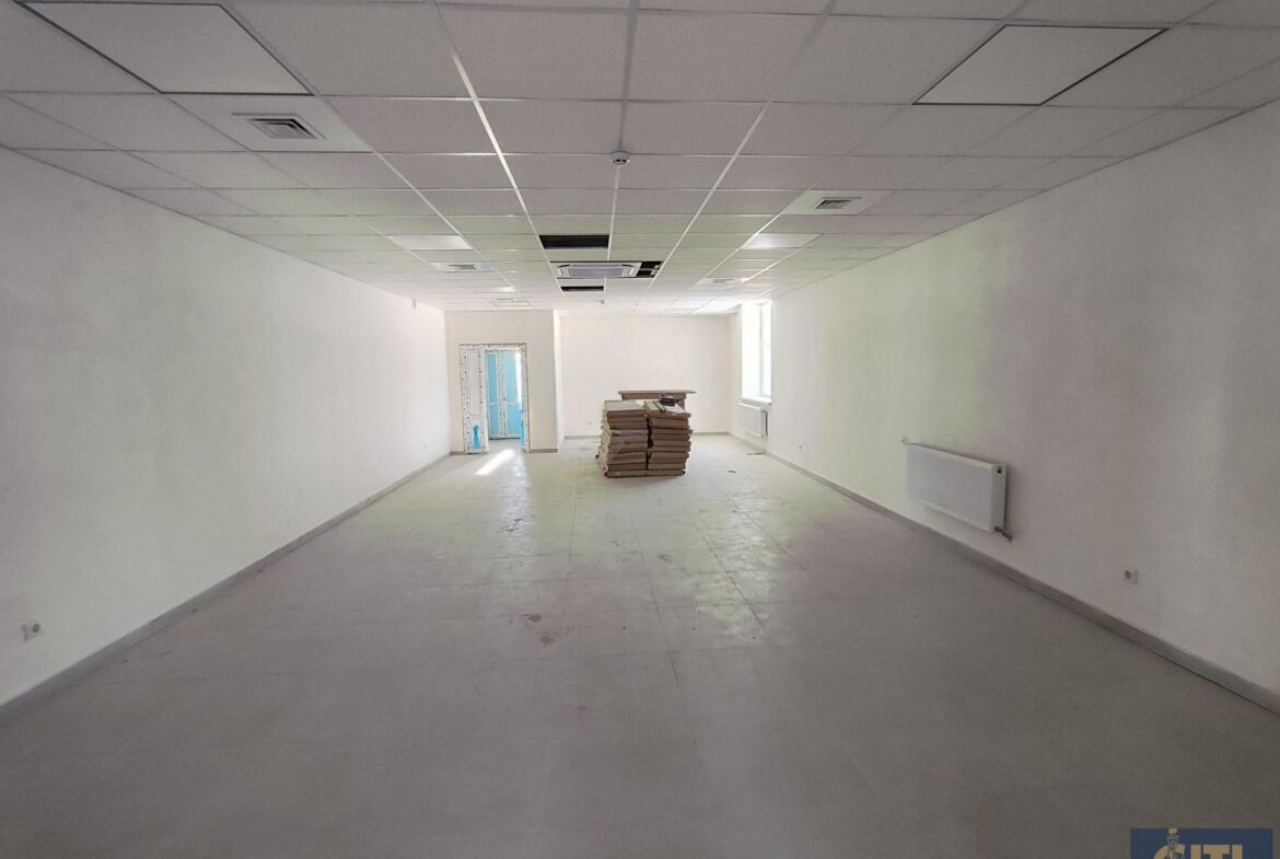 Оренда нежитлового приміщення 670 м², район Корбутівки