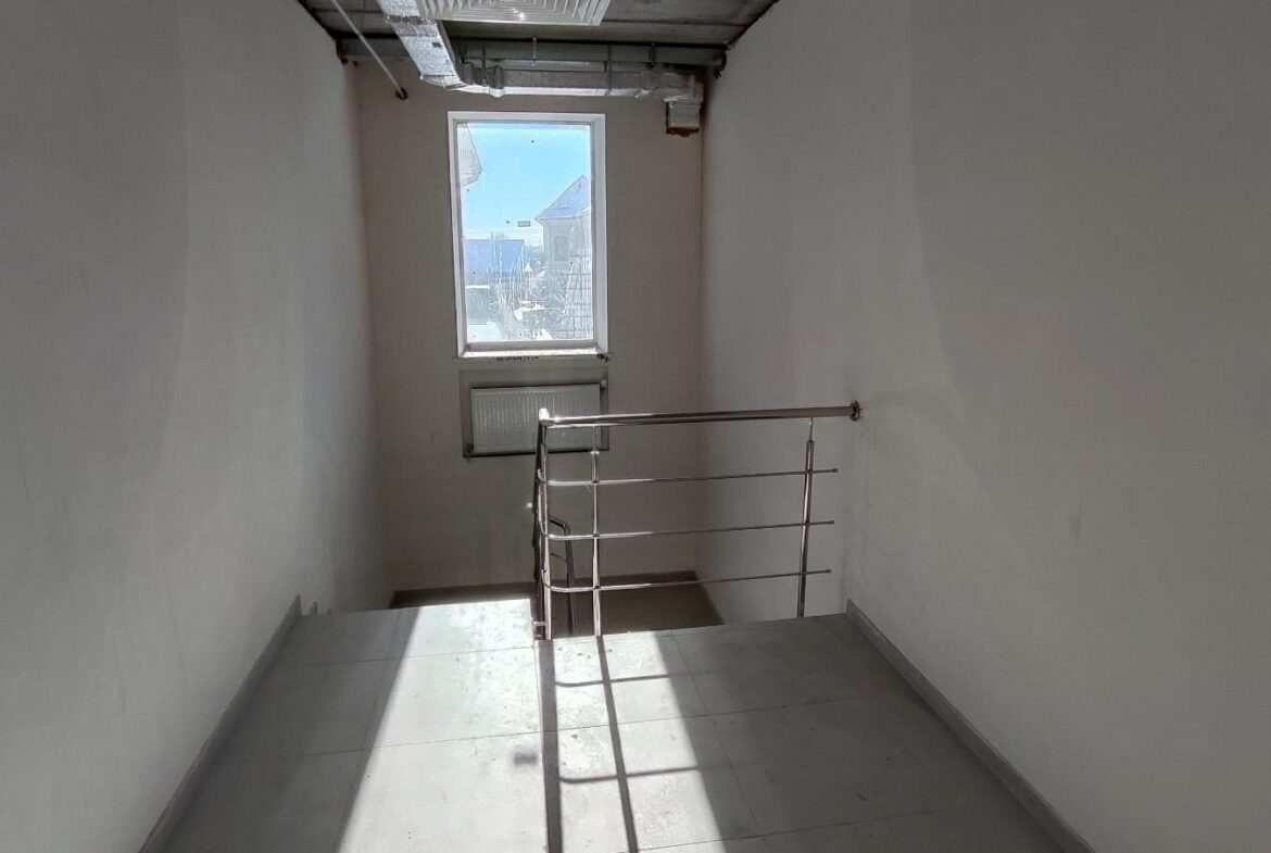 Оренда нежитлового приміщення 670 м², район Корбутівки