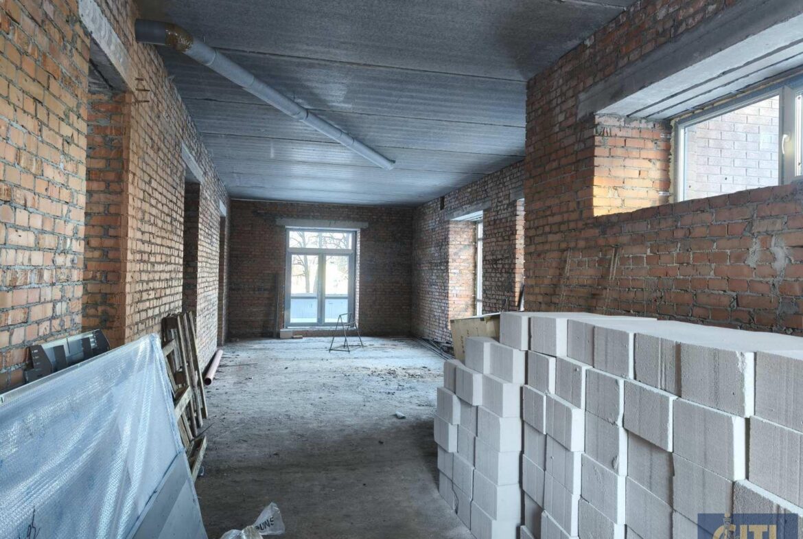 Продаж фасадного комерційного приміщення, 120 кв.м, район Малинського ринку