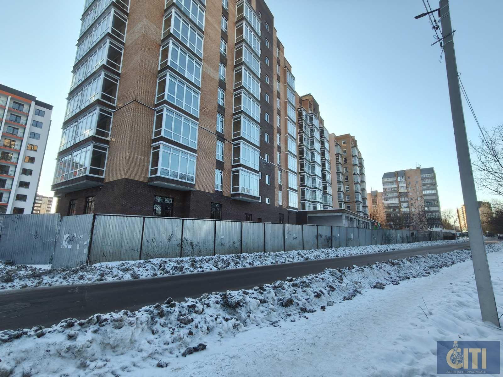 Продаж фасадного комерційного приміщення, 120 кв.м, район Малинського ринку