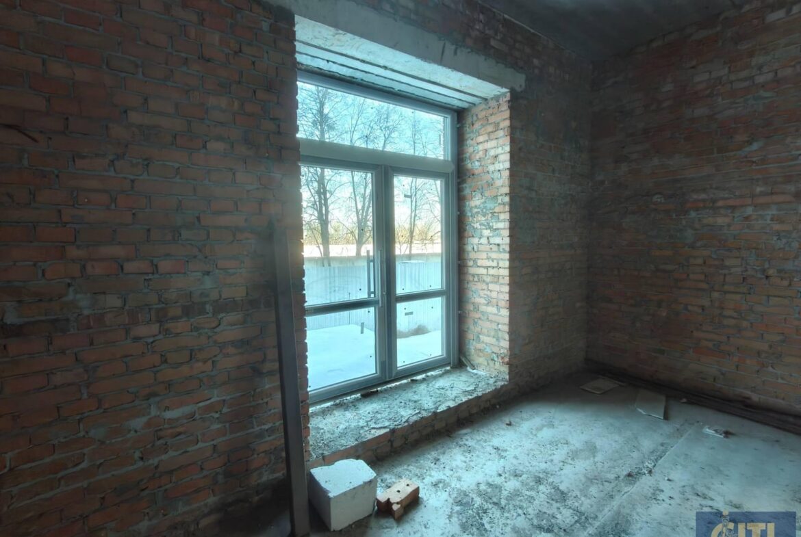 Продаж фасадного комерційного приміщення, 120 кв.м, район Малинського ринку