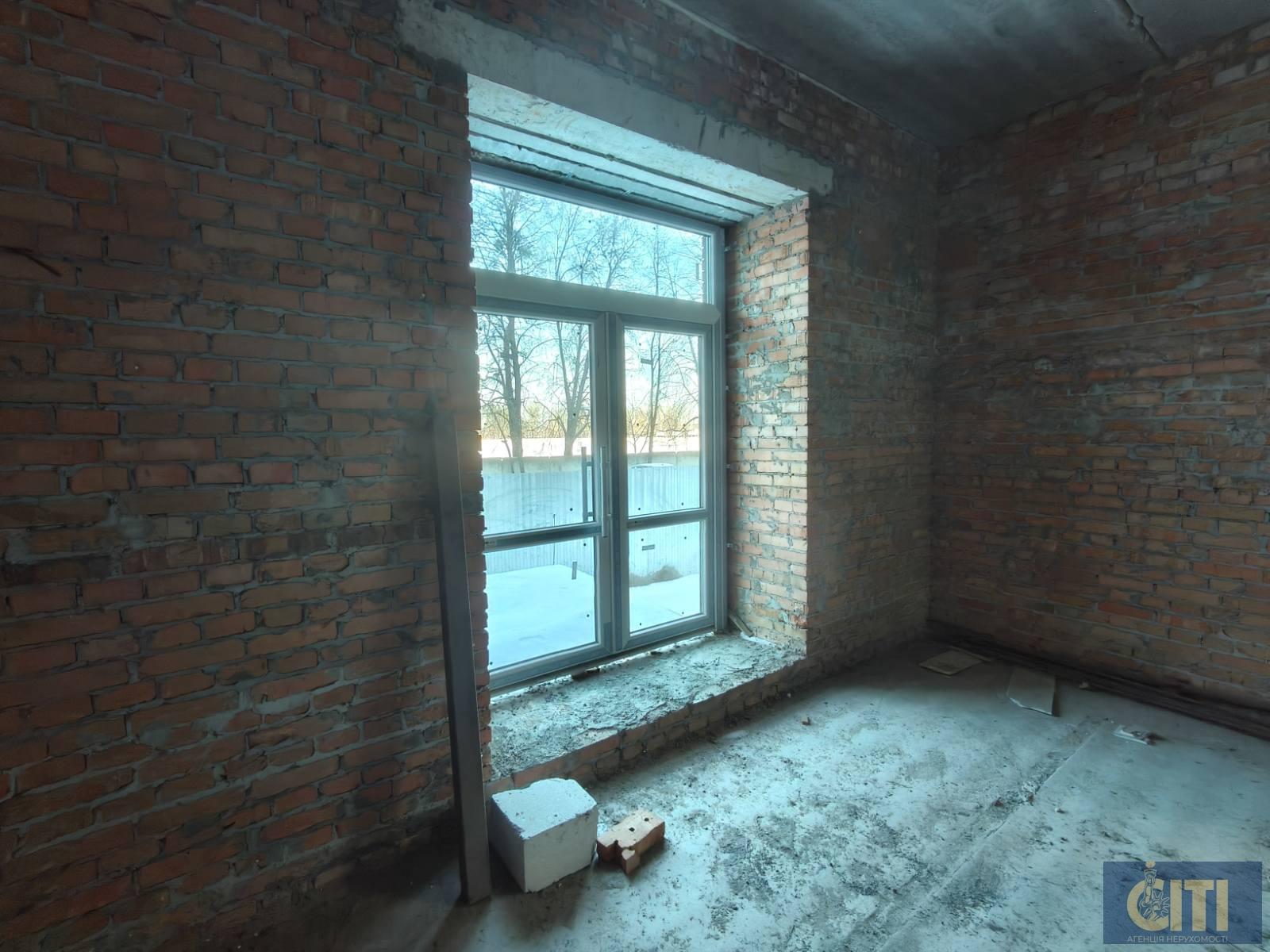 Продаж фасадного комерційного приміщення, 120 кв.м, район Малинського ринку