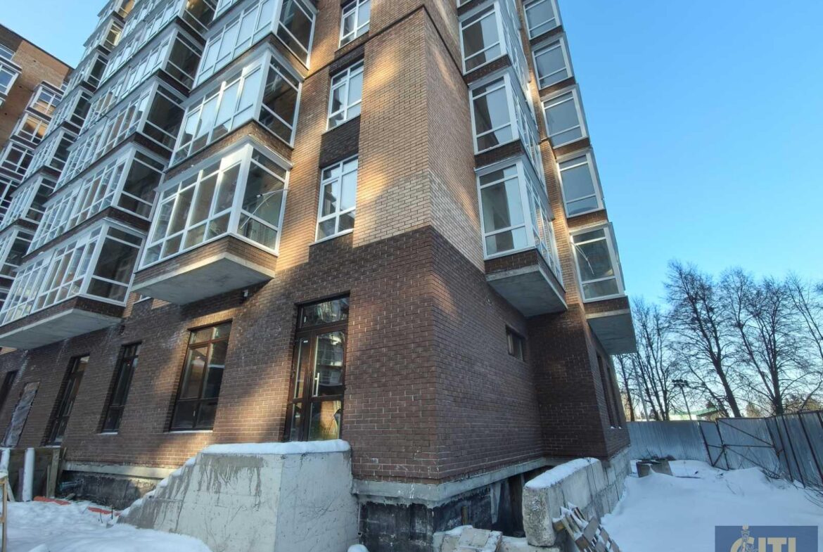 Продаж фасадного комерційного приміщення, 120 кв.м, район Малинського ринку