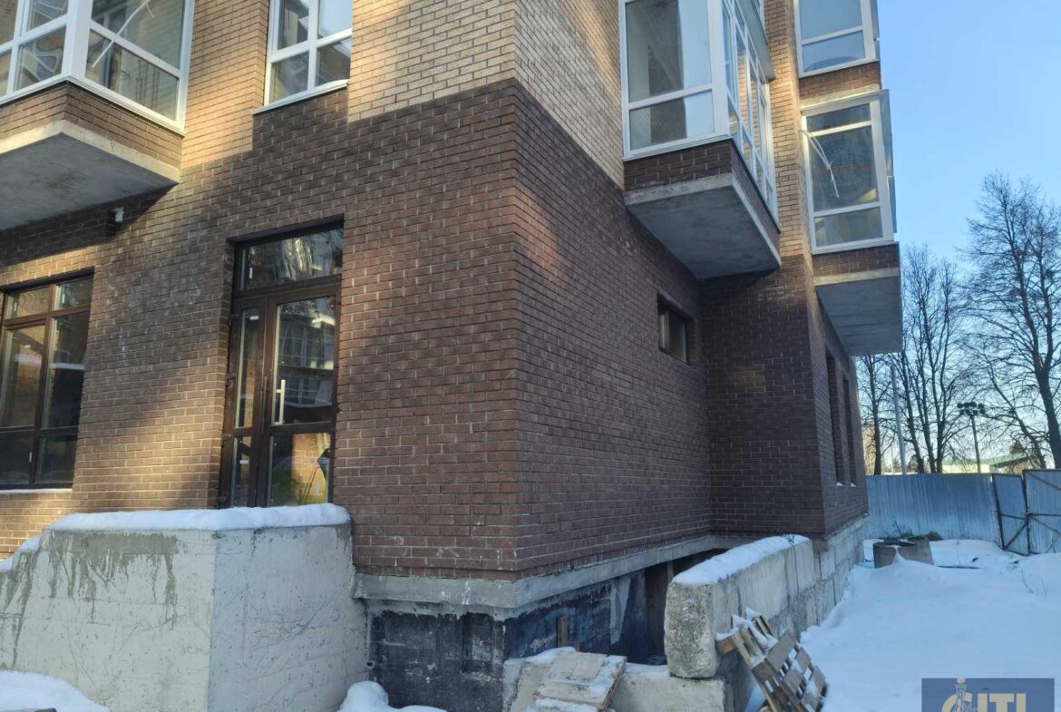 Продаж фасадного комерційного приміщення, 120 кв.м, район Малинського ринку