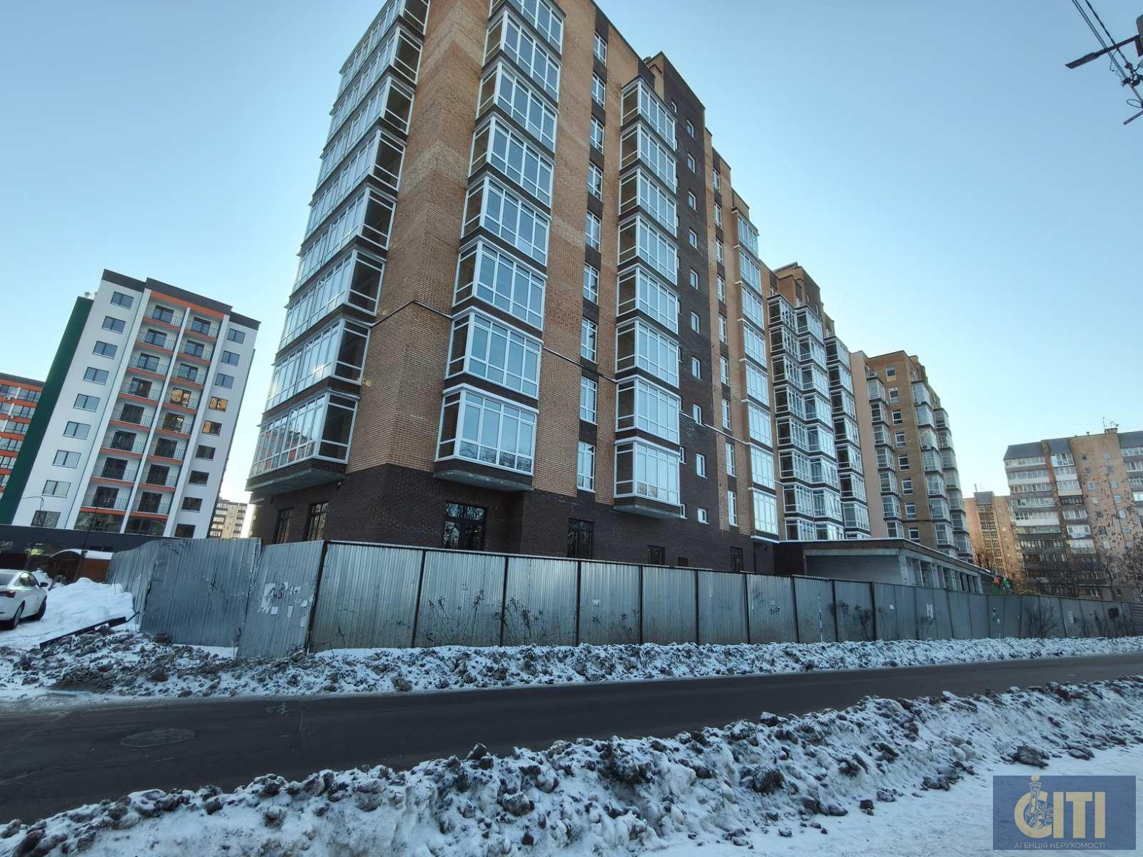 Продаж фасадного комерційного приміщення, 120 кв.м, район Малинського ринку