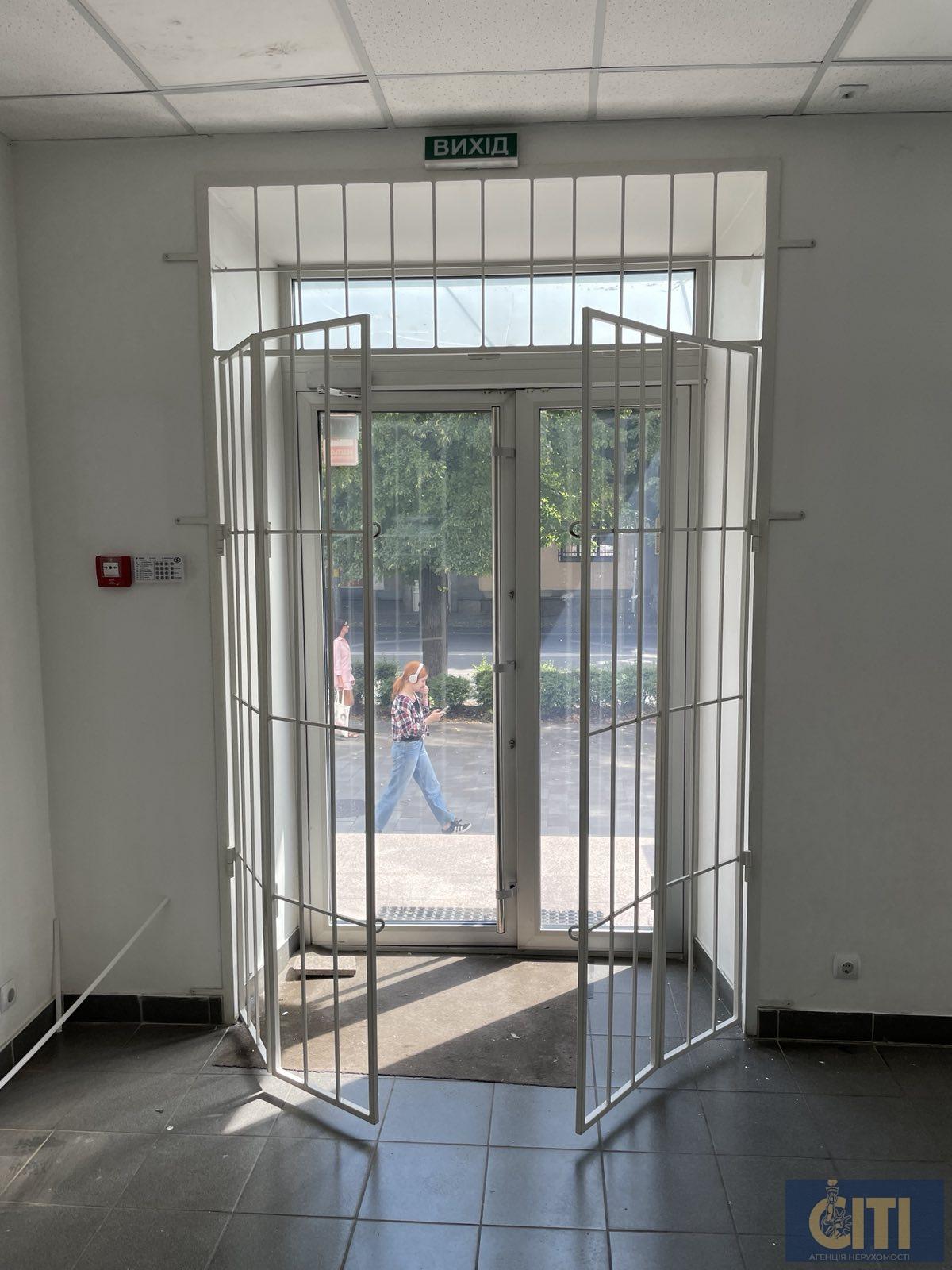 Оренда нежитлового приміщення в центрі загальною площею 155 кв.м. по вулиці Київській, район ЦУМу