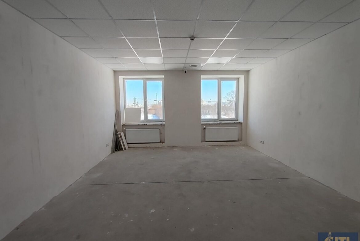 Оренда нежитлового приміщення 670 м², район Корбутівки