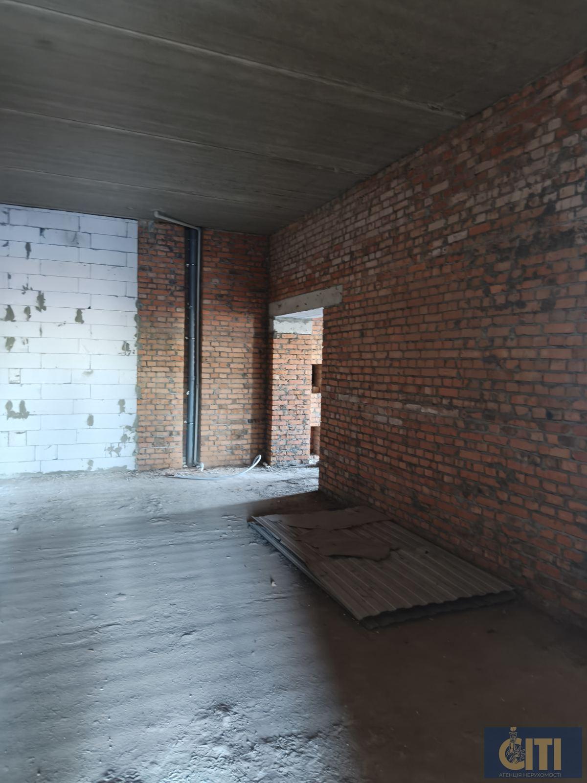 Продаж фасадного комерційного приміщення, 120 кв.м, район Малинського ринку