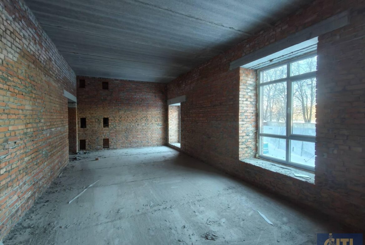 Продаж фасадного комерційного приміщення, 120 кв.м, район Малинського ринку