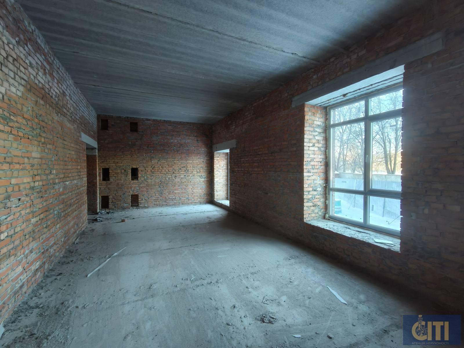 Продаж фасадного комерційного приміщення, 120 кв.м, район Малинського ринку