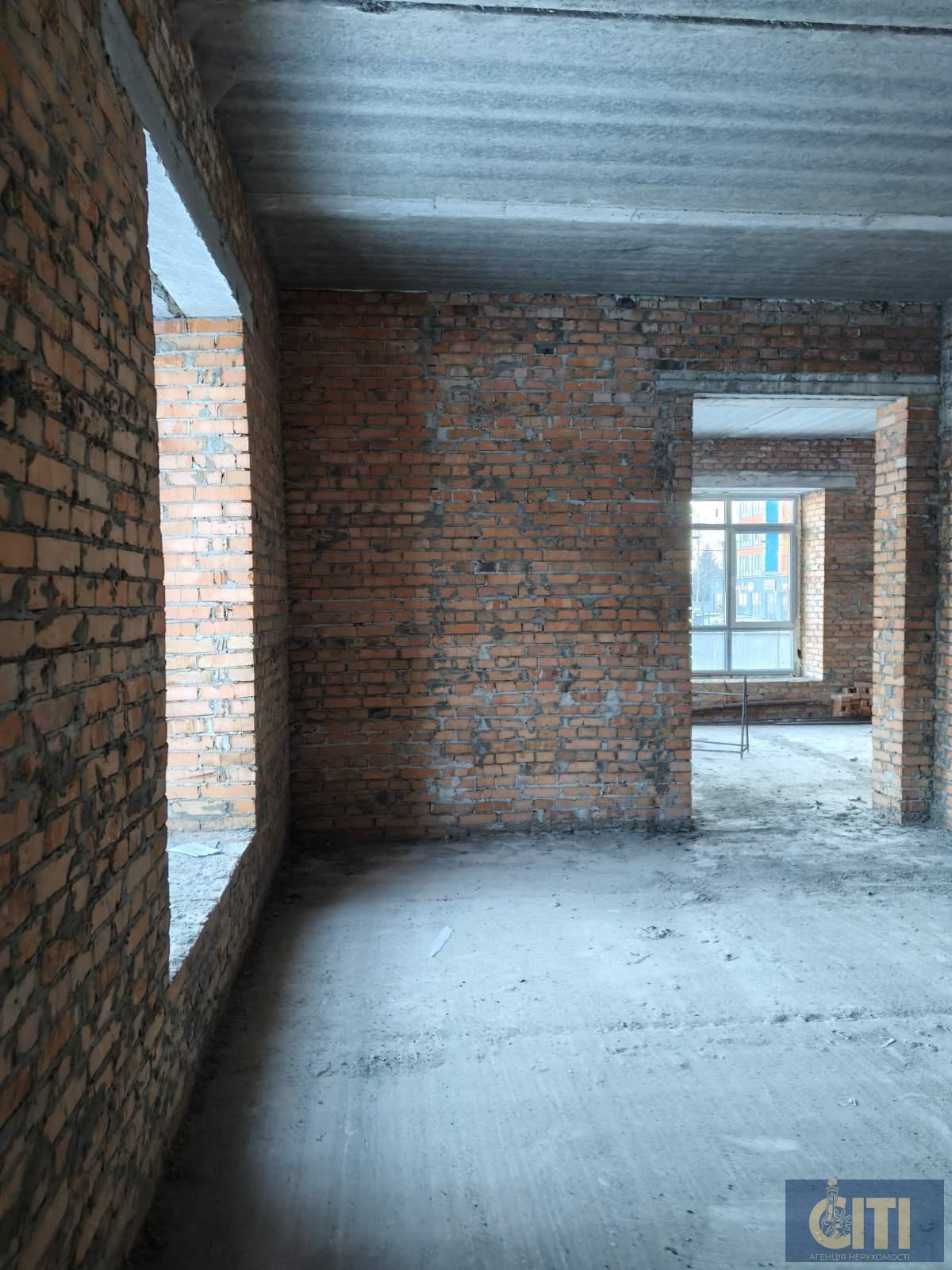 Продаж фасадного комерційного приміщення, 120 кв.м, район Малинського ринку