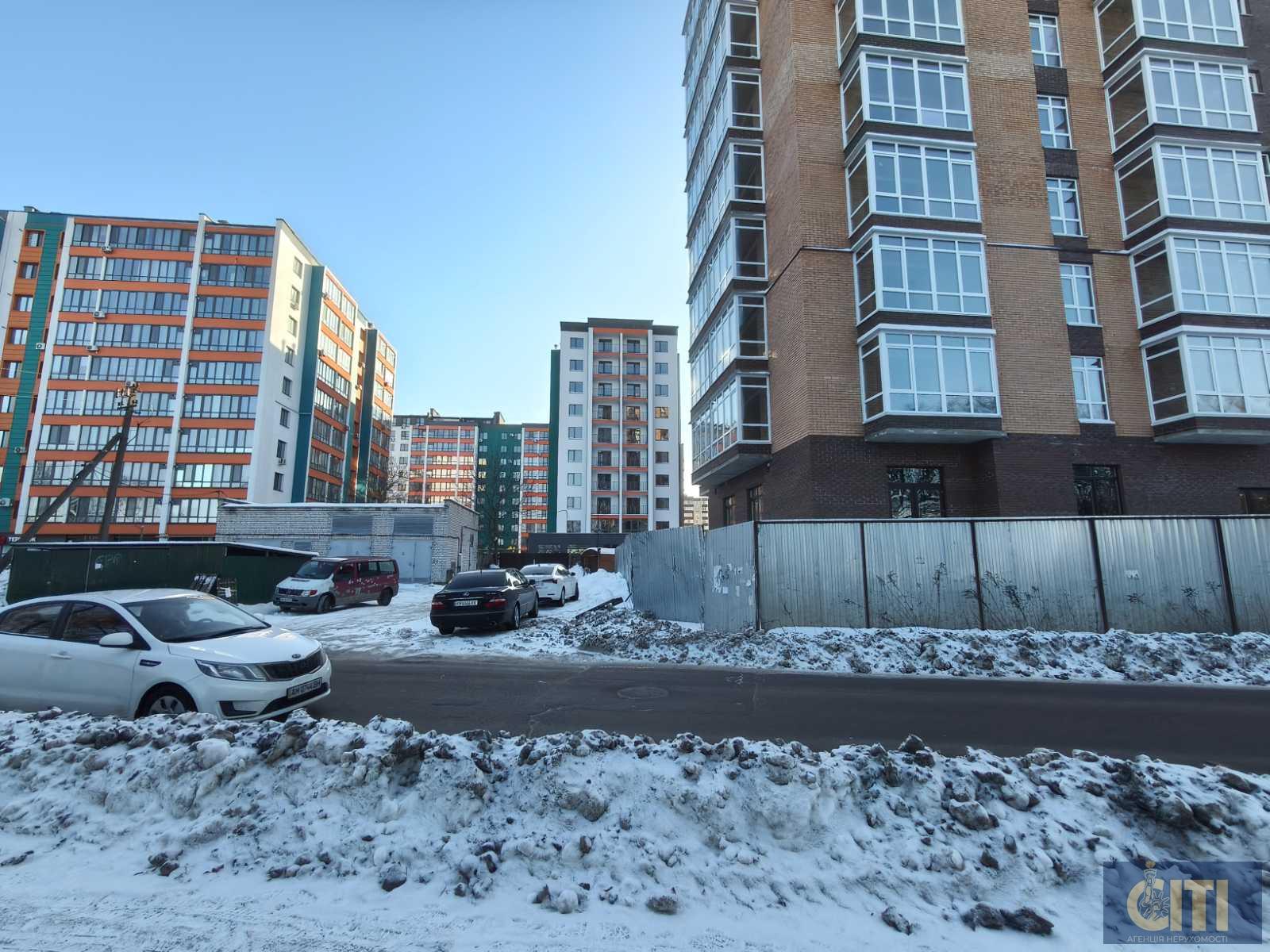 Продаж фасадного комерційного приміщення, 120 кв.м, район Малинського ринку