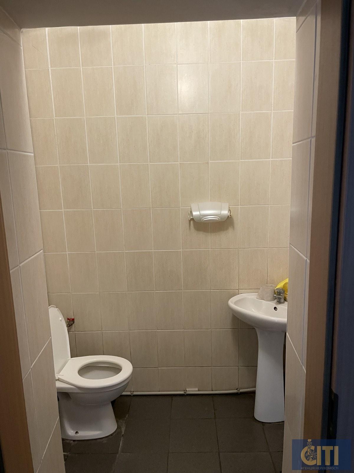 0-02-05-f440a4b46e7d46d54c934c0d329bf59c8052745c440658fa96661a9eb1887da2_279ddbc2511da91a Оренда нежитлового приміщення в центрі загальною площею 155 кв.м. по вулиці Київській, район ЦУМу