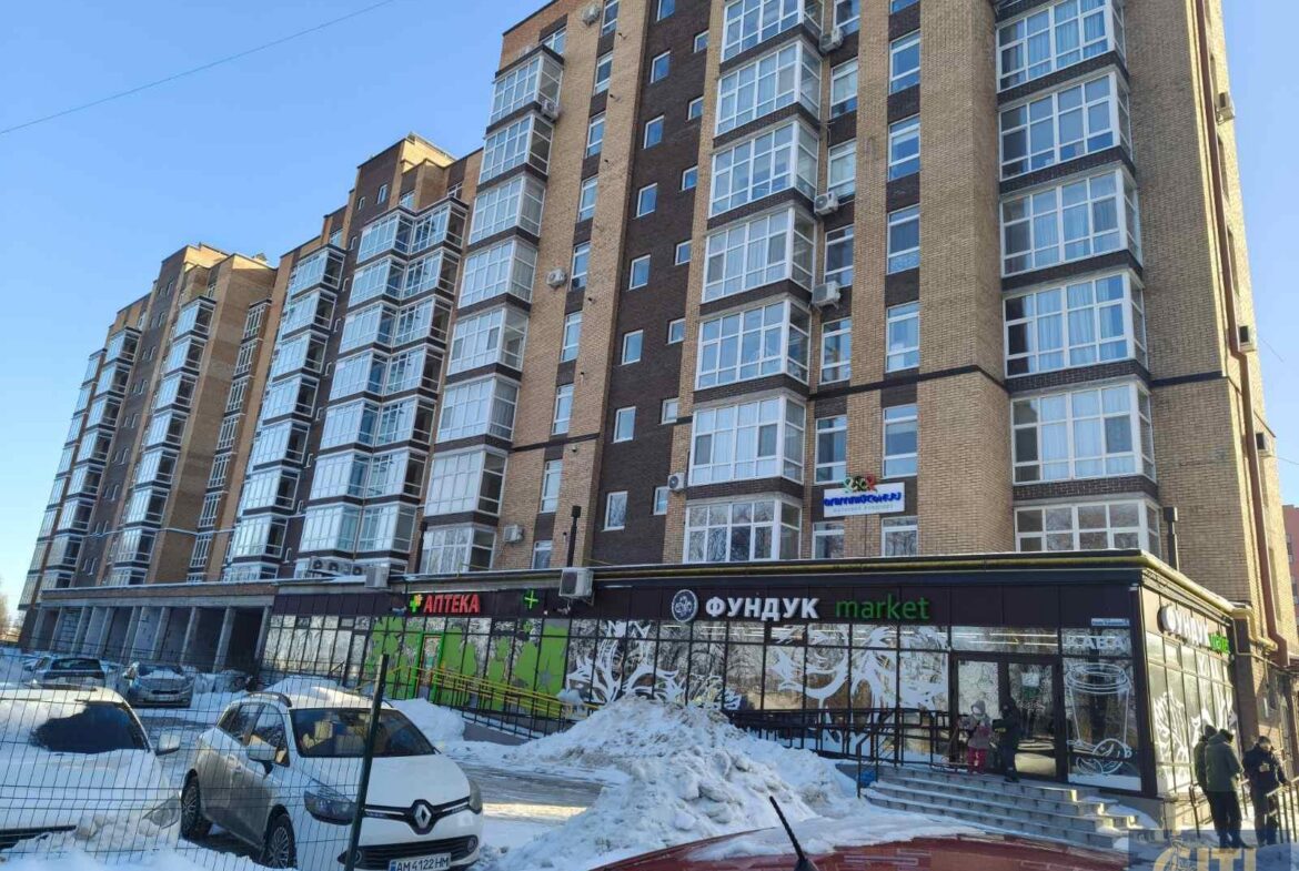 Продаж фасадного комерційного приміщення, 120 кв.м, район Малинського ринку