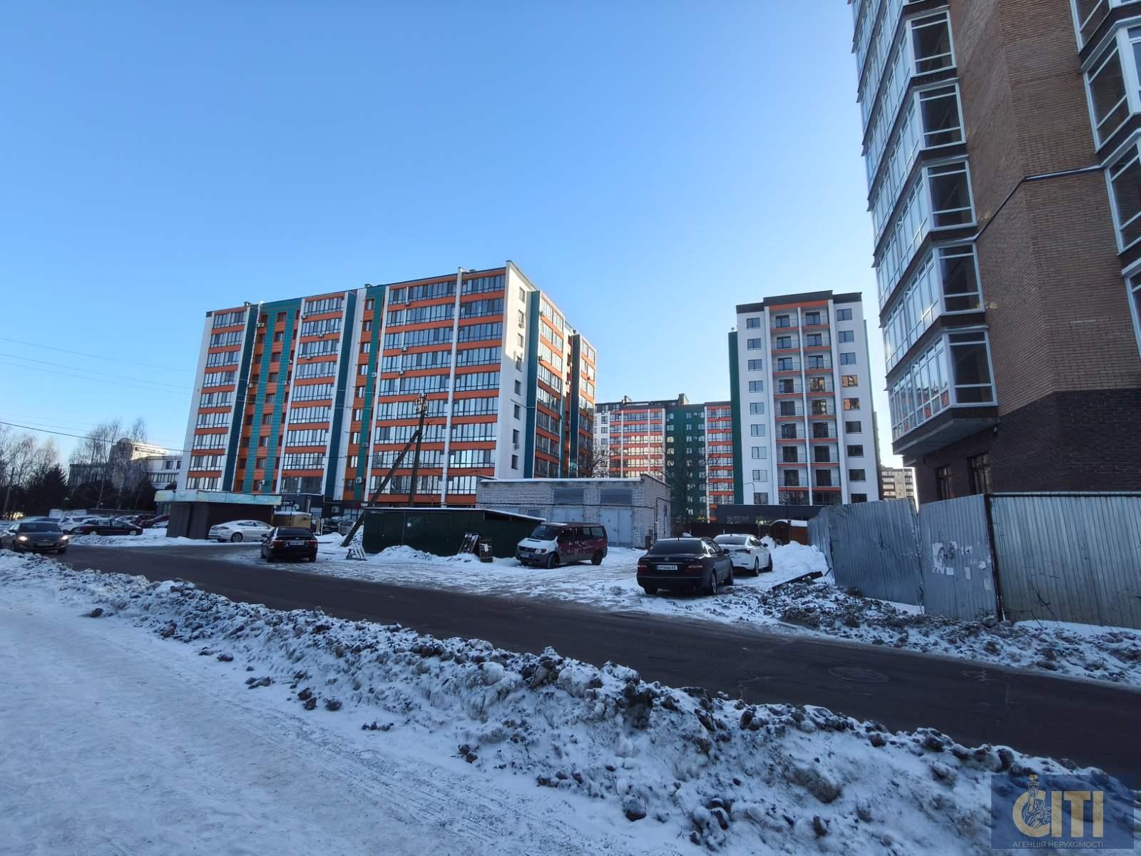 Продаж фасадного комерційного приміщення, 120 кв.м, район Малинського ринку