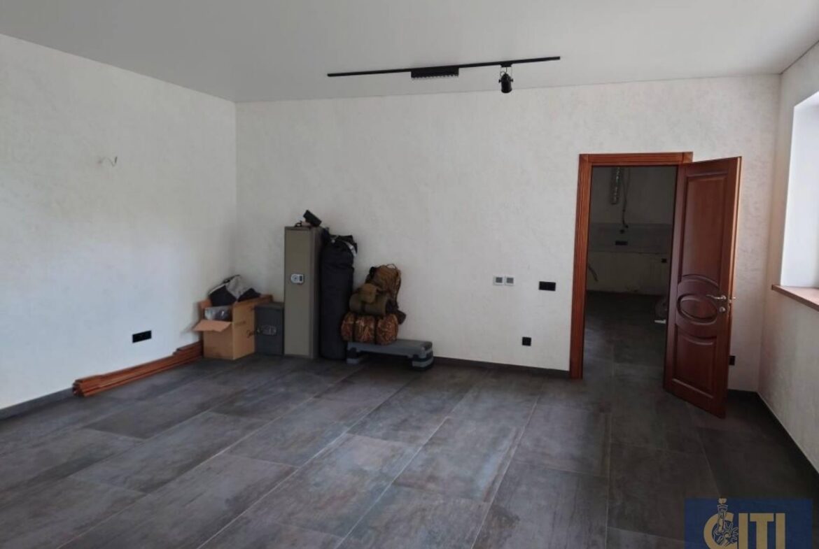 Продаж об’єкта під комерційну діяльність по вулиці Кибальчича, район «Польова», 63 м²