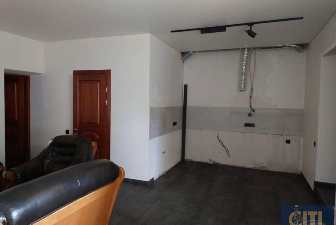 Продаж об’єкта під комерційну діяльність по вулиці Кибальчича, район «Польова», 63 м²